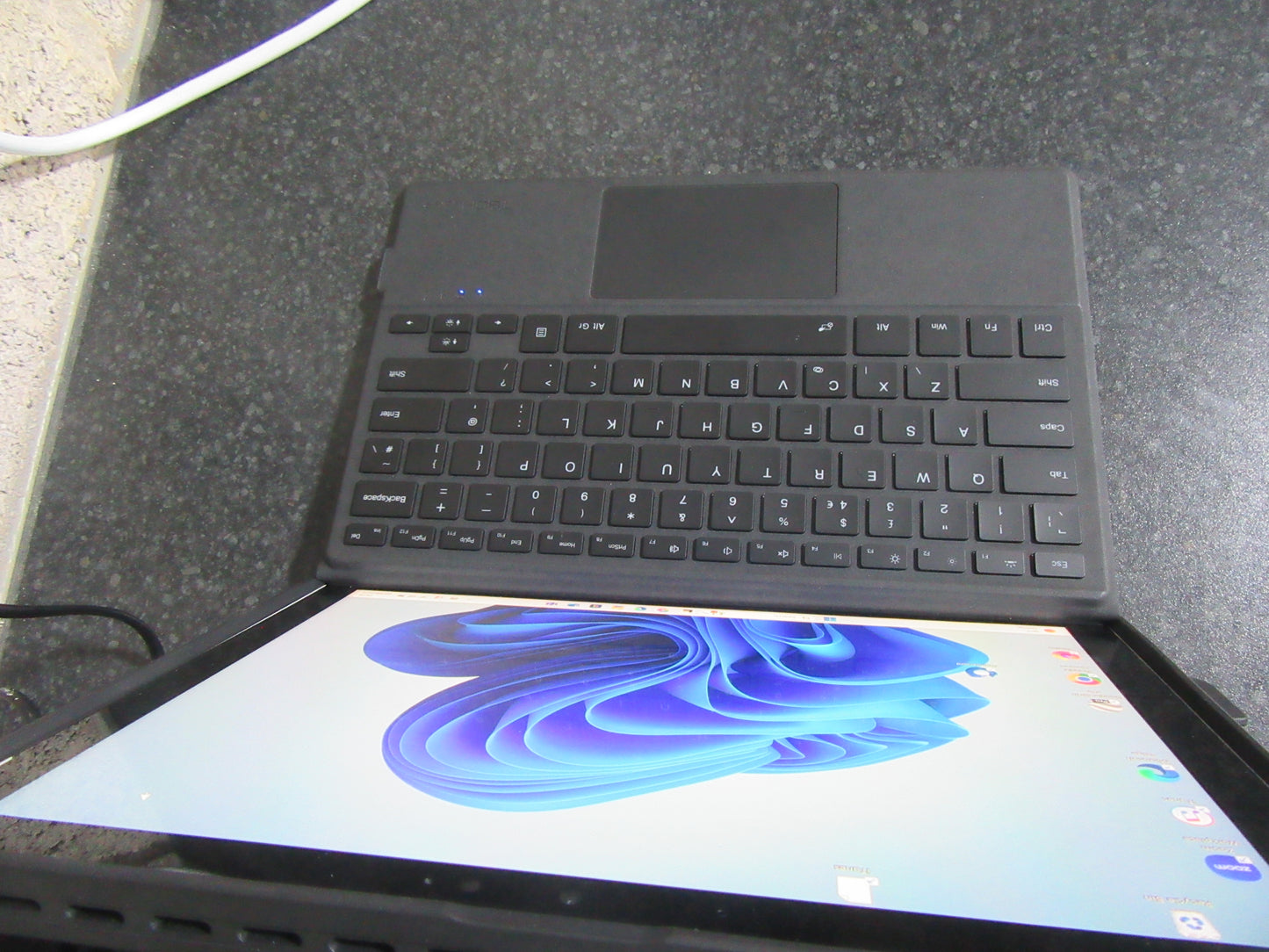 MicroSoft Surface Pro 7 i5-1035G4 5GHz 8GB 128GB SSD 12" Touch Screen Grade A